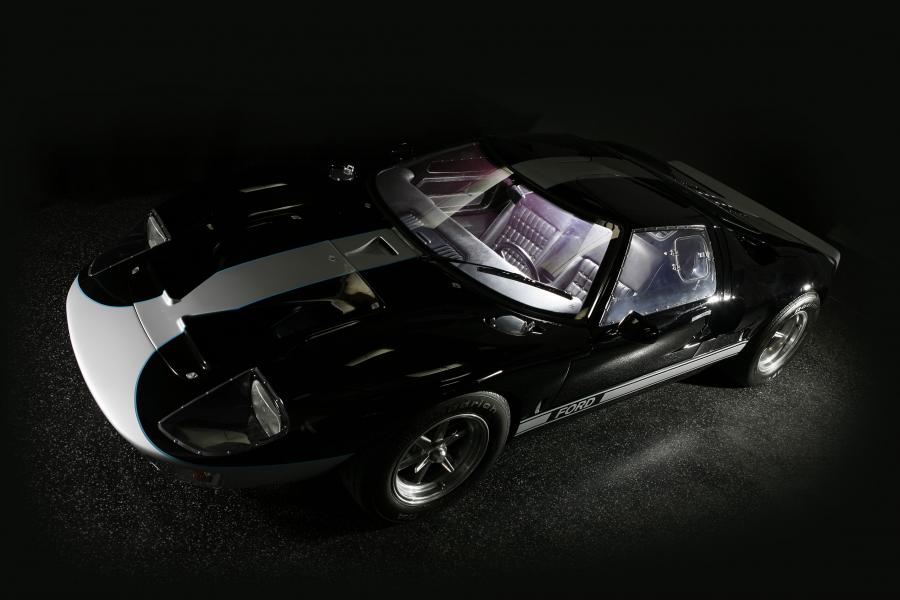  Ford GT40 CAV Recreation 1966 года  (фото 8 из 9)